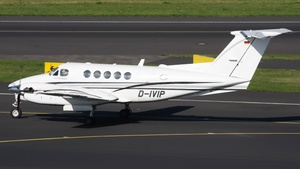 Photo of D-IVIP - Beechcraft B200 Super King Air operated by Star Wings
