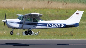 Photo of D-EOOW - Reims-Cessna F172N Skyhawk II operated by Flugschule Hamburg