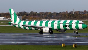 Photo of D-AIAG - Airbus A321-211 operated by Condor