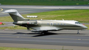 Photo of OE-HII - Bombardier Challenger 300 operated by Amira Air