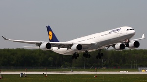 Photo of D-AIHZ - Airbus A340-642 operated by Lufthansa