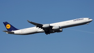 Photo of D-AIHX - Airbus A340-642 operated by Lufthansa