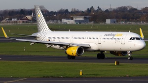 Photo of EC-MQB - Airbus A321-231 operated by Vueling