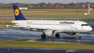 Photo of D-AIPB - Airbus A320-211 operated by Lufthansa