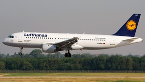 Photo of D-AIPC - Airbus A320-211 operated by Lufthansa