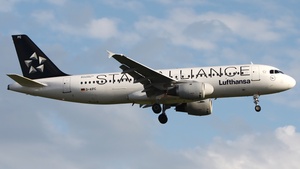 Photo of D-AIPC - Airbus A320-211 operated by Lufthansa
