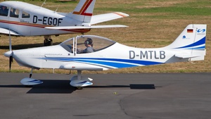 Photo of D-MTLB - Breezer B400 operated by UL-Flugschule Überflug