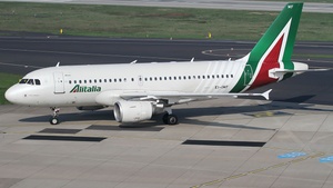Photo of EI-IMF - Airbus A319-112 operated by Alitalia