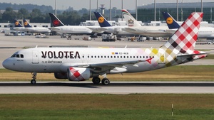 Photo of EC-NCB - Airbus A319-111 operated by Volotea