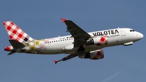 Photo of EC-NGL - Airbus A319-112 operated by Volotea
