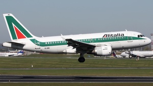 Photo of EI-IMG - Airbus A319-112 operated by Alitalia