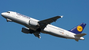 Photo of D-AIPX - Airbus A320-211 operated by Lufthansa
