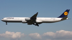 Photo of D-AIHE - Airbus A340-642 operated by Lufthansa