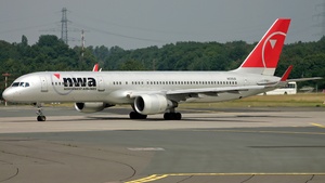 Photo of N535US - Boeing 757-251 operated by Northwest Airlines