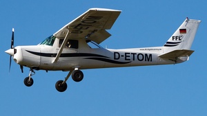 Photo of D-ETOM - Cessna 152 operated by FFL Flugschule