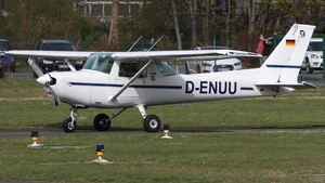 Photo of D-ENUU - Cessna 152 operated by FCM Flugcenter Marl