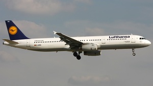 Photo of D-AIRA - Airbus A321-131 operated by Lufthansa