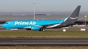 Photo of EI-AZC - Boeing 737-86J(SF) operated by Amazon Prime Air (opb ASL Airlines Ireland)