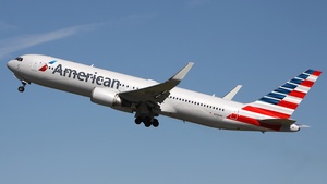 Photo of N346AN - Boeing 767-323(ER) operated by American Airlines