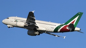 Photo of EI-IML - Airbus A319-112 operated by Alitalia