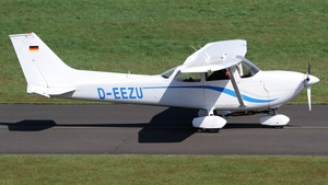 Photo of D-EEZU - Reims-Cessna FR172H Reims Rocket operated by Fliegergemeinschaft Flughafen Köln/Bonn
