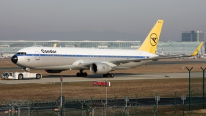 Photo of D-ABUM - Boeing 767-31B(ER) operated by Condor