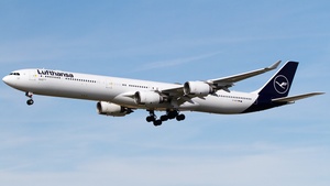 Photo with serial 566 - Airbus A340-642
