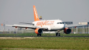 Photo of G-EZAF - Airbus A319-111 operated by easyJet