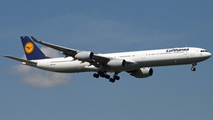 Photo of D-AIHN - Airbus A340-642 operated by Lufthansa