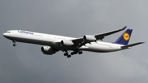 Photo of D-AIHR - Airbus A340-642 operated by Lufthansa