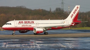 Photo of D-ABDE - Airbus A320-214 operated by Air Berlin
