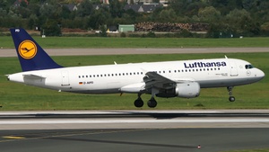 Photo of D-AIPD - Airbus A320-211 operated by Lufthansa