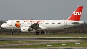 Photo of D-ALTD - Airbus A320-214 operated by LTU International Airways