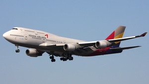 Photo with serial 25784 - Boeing 747-48E(M)
