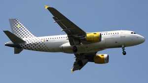 Photo of EC-LRS - Airbus A319-112 operated by Vueling