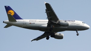 Photo of D-AKNI - Airbus A319-112 operated by Lufthansa