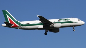 Photo of EI-DSC - Airbus A320-216 operated by Alitalia