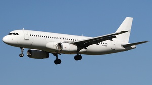 Photo of LY-VEO - Airbus A320-233 operated by Avion Express