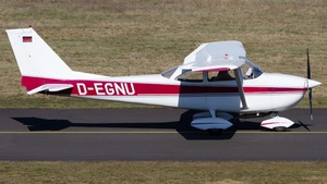 Photo of D-EGNU - Reims-Cessna F172H Skyhawk operated by Private