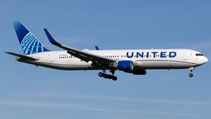 Photo with serial 25093 - Boeing 767-322(ER)