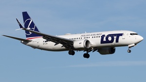 Photo of SP-LVR - Boeing 737 MAX 8 operated by LOT Polish Airlines