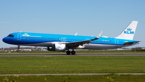 Photo of PH-AXK - Airbus A321-252NX operated by KLM Royal Dutch Airlines