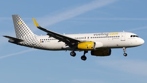 Photo of EC-MVE - Airbus A320-232 operated by Vueling