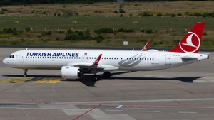 Photo of TC-LTN - Airbus A321-271NX operated by Turkish Airlines