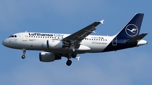 Photo of D-ASTX - Airbus A319-112 operated by Lufthansa City Airlines
