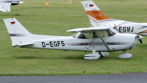 Photo of D-EGFS - Cessna 172R Skyhawk operated by Private