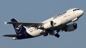 Photo of D-AIBE - Airbus A319-112 operated by Lufthansa