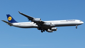 Photo of D-AIHY - Airbus A340-642 operated by Lufthansa