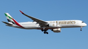Photo of A6-EXY - Airbus A350-941 operated by Emirates