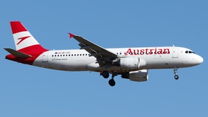 OE-LZC - Airbus A320-214